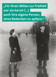s/w Foto zwei stehende Personen